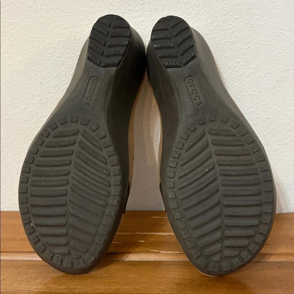 CROCS comfortable stylish